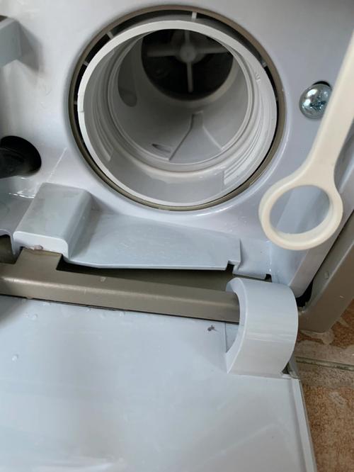海尔洗衣机显示e1怎么解决方法，海尔洗衣机E1怎么维修